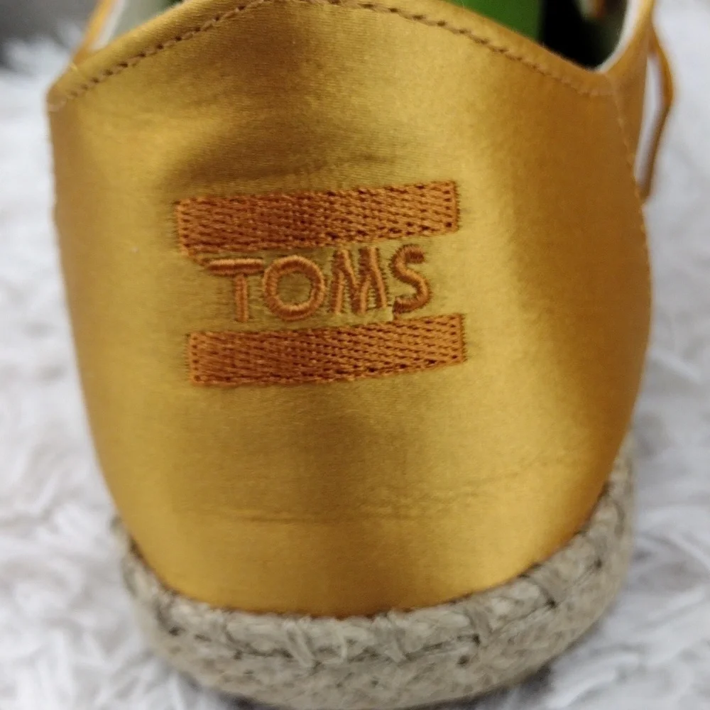 TOMS Yellow Gold Satin Upper Round Toe Lace Up Low Top Espradrille Sneaker Shoe